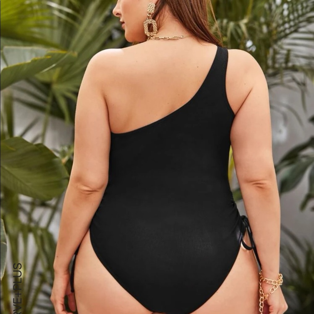 Plus Size Black One Shoulder Swimsuit